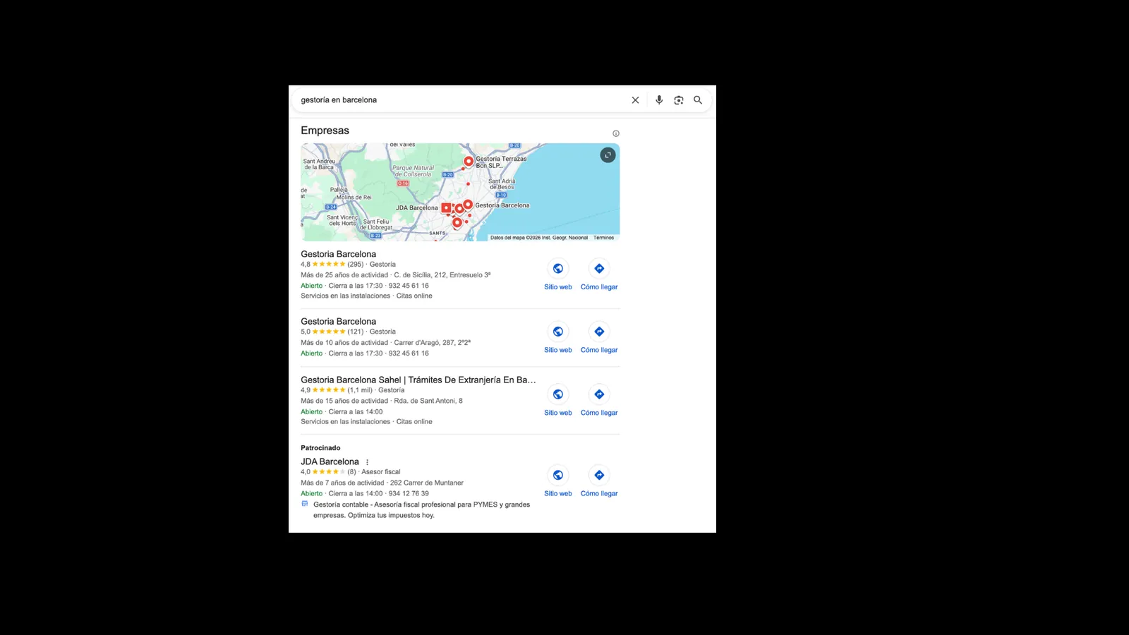 Local Pack de Google con mapa y fichas de negocio para la búsqueda "gestoría en Barcelona"